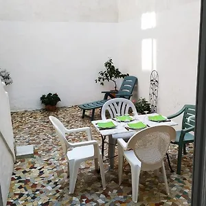 Appartement Exceptionnel : Hypercentre T2 Avec Patio