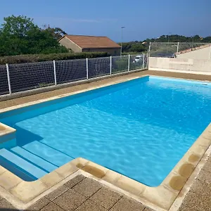 Appartement Presqu'ile De Giens, Maison Rdc Avec Acces Et Jardin Prives Sans Vis-a-vis, Piscine, Plages A 2 Min A Pieds