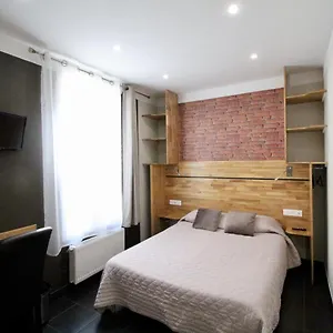 Des Pyrenees , Paris France